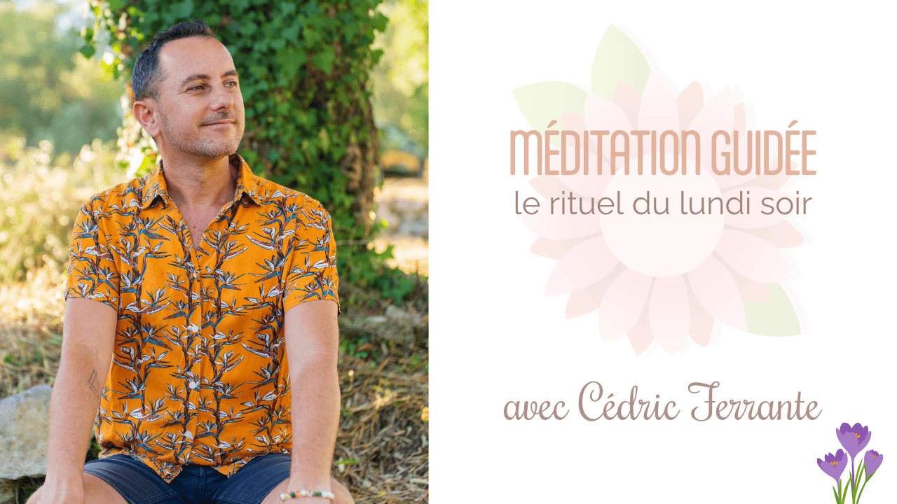 Espace collectif du Centre Ananda à Cannes La Bocca – lieu des cercles de méditation animés par Cédric Ferrante, avec poufs roses, bougie allumée et cartes d’oracle disposées au centre.